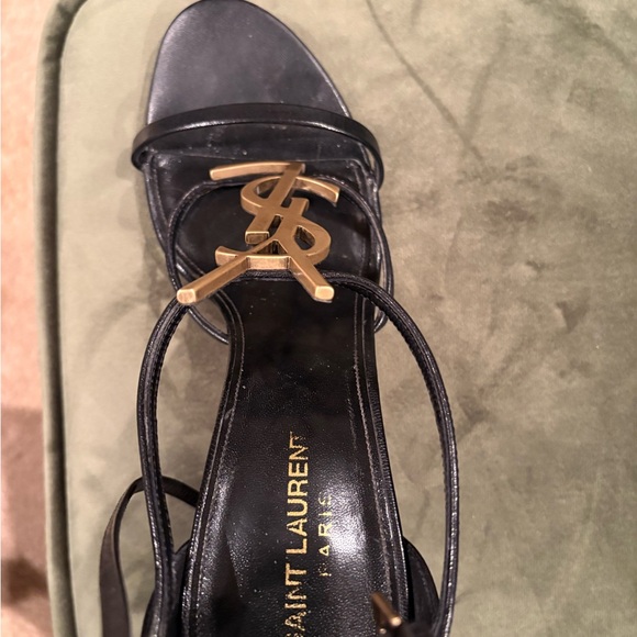 Saint Laurent Elegant Cassandra 100 Black Heels with Brushed Gold Logo - Picture 7 of 16